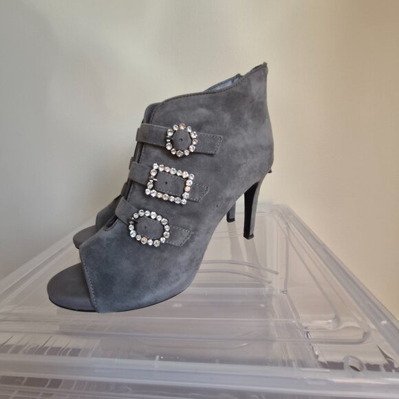 White House Black Market Grey Booties, Suede, Size 8 1/2 - Picture 5 of 10